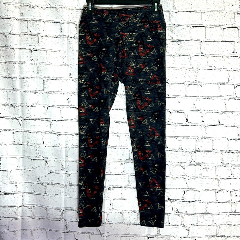⭐️ LuLaRoe black high waist leggings black gray & red triangles stretch OS